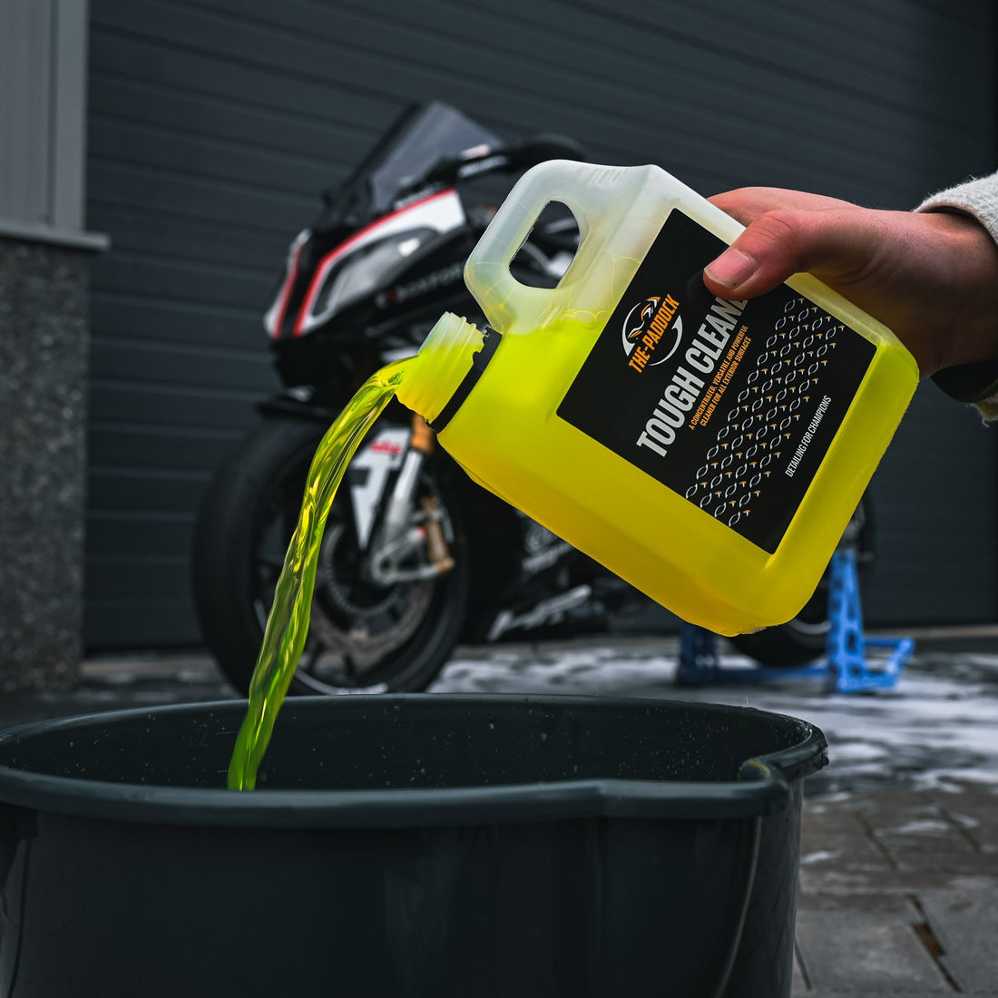 Onze Krachtige ontvettende shampoo. pH-12 basis zeer krachtig!